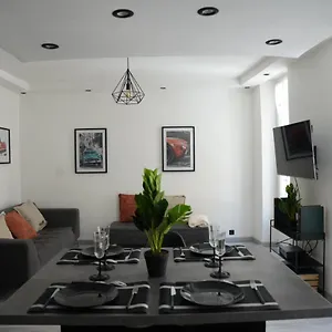 https://le-madeleine.fr-provencehotel.com