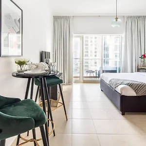 https://frank-porter-burj-al-noujoum.dubaihotelsoffers.com
